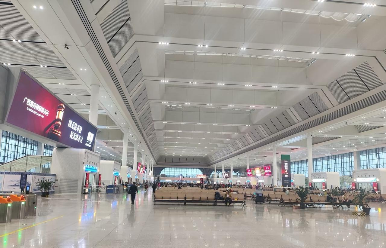 谁懂啊南宁东围挡了大半年没看出哪里不一样南宁啊南宁东围挡了大半年拆了没看出有什