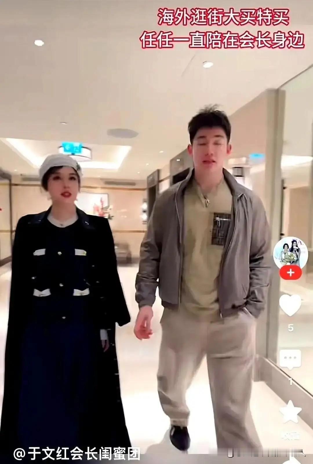 网传一男子在迪奥店里狂试十几套高定，全程让同行富姐刷卡买单，据说一单就上百万。