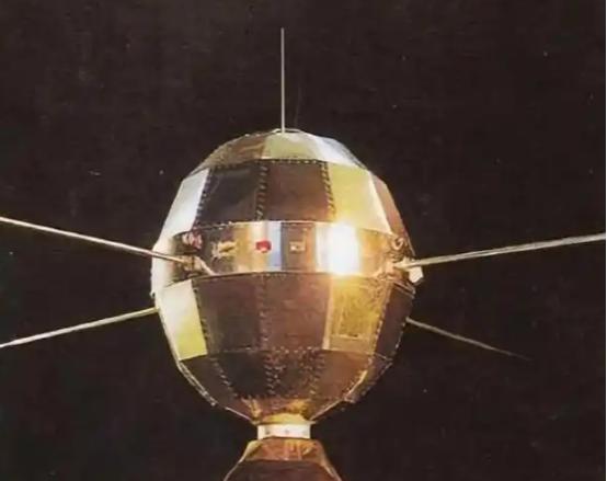 为什么东方红一号至今都没有坠入大气层？很简单，因为当初把东方红一号发射出去的时候