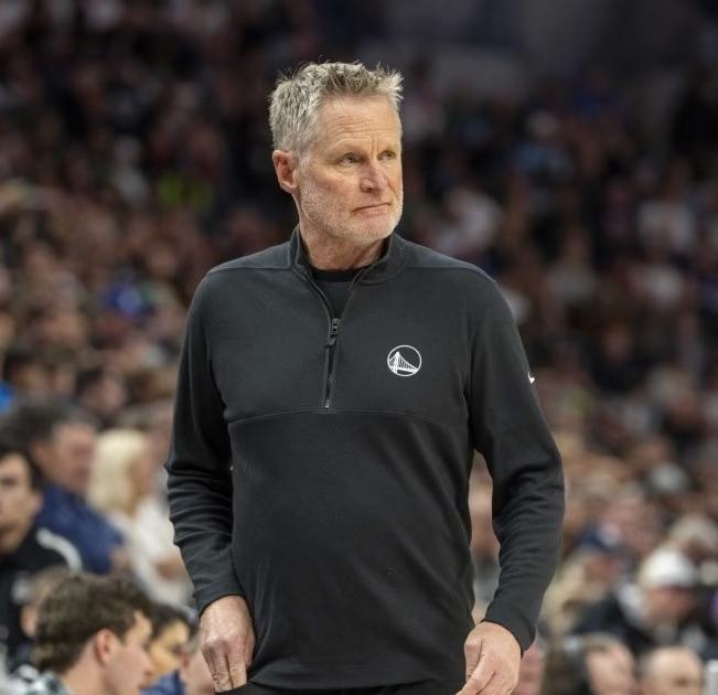 科尔正名之战库里、巴特勒缺阵，半个追梦带着一帮替补，竟然在客场掀翻太阳，着实有