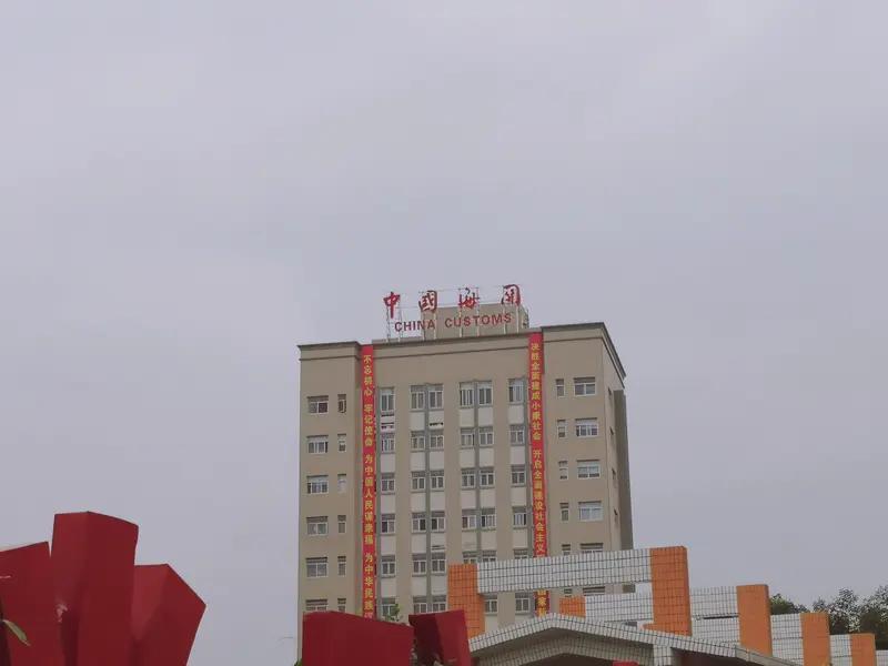 近日，湖北一家公司的员工因生育3孩、4孩获得了总计16万元的奖补。这位员工名叫余