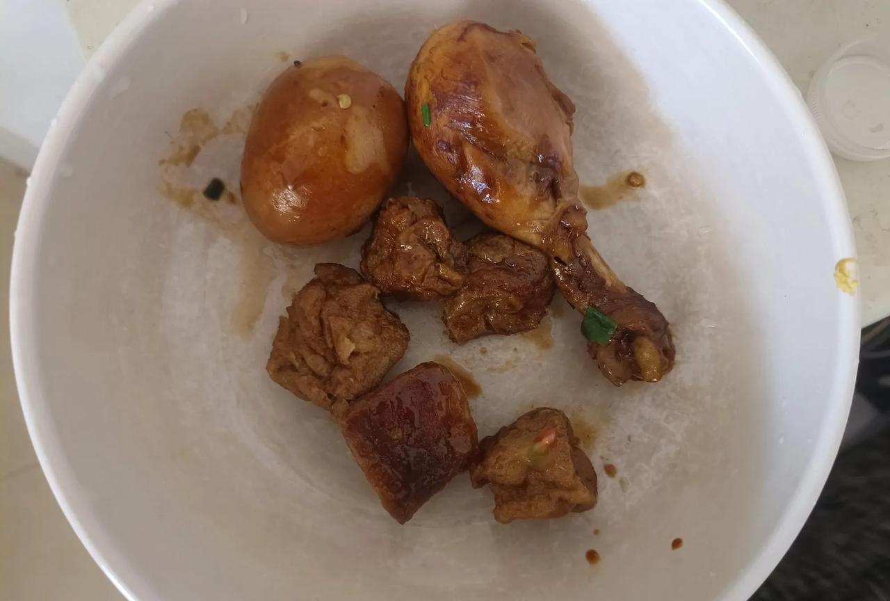 今天北京高温35度，中午快下班的时候，就感觉头有点发蒙，热的难受，一下班都跑回去