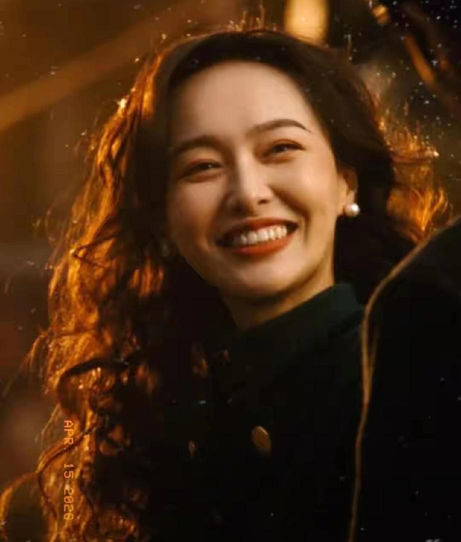 唐嫣深夜现身吃烧烤！一身粉色穿搭少女感拉满，新剧扎堆引期待近日