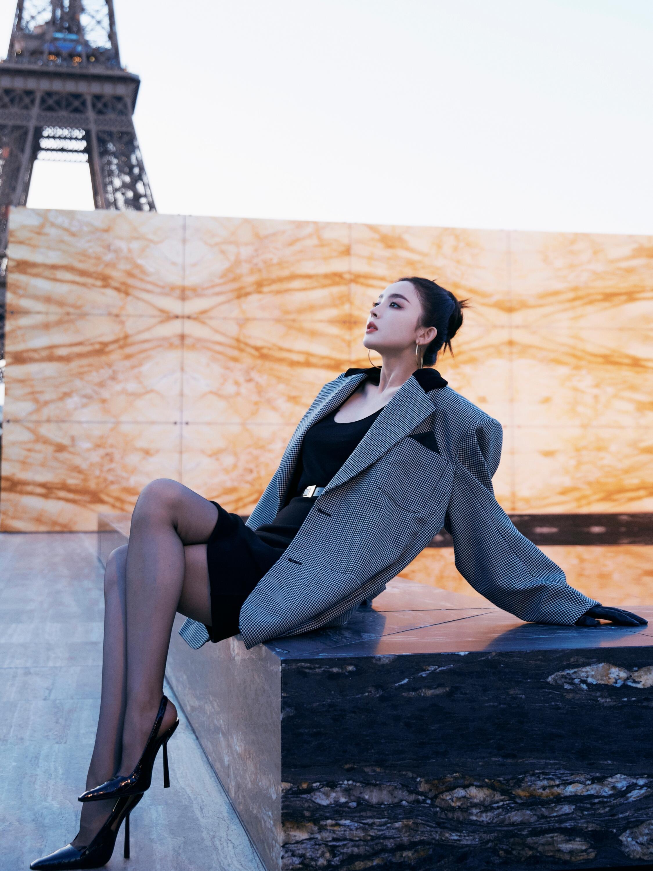 古力娜扎大长腿黑丝高跟鞋