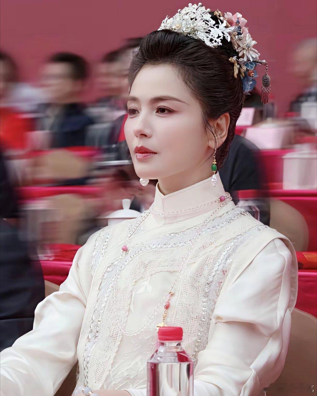 面相是骗不了人的，我奶奶会看一点面相，我把刘涛的照片给她看，问她：为什么她颧骨那