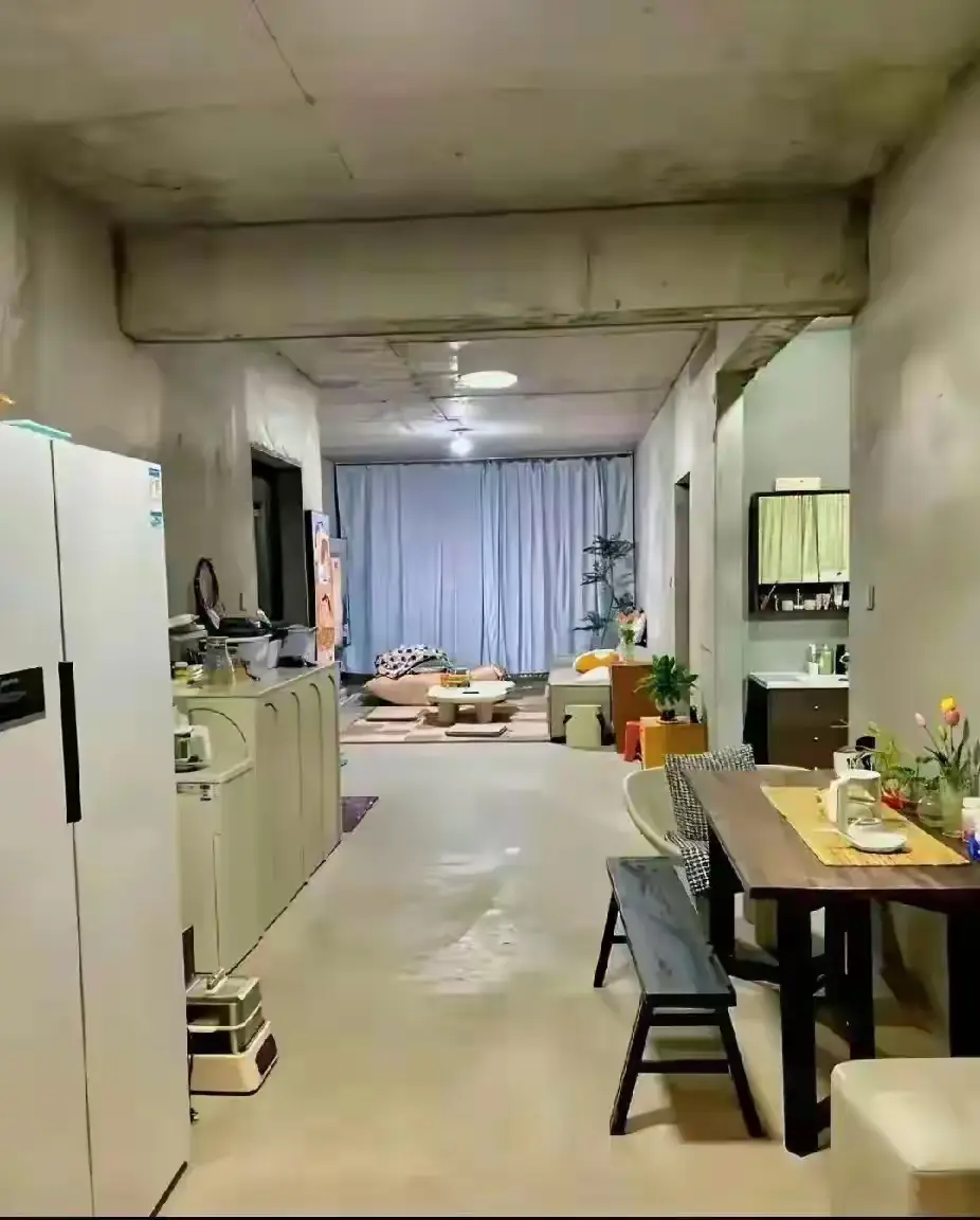 买完房子没钱了，就这样吧，不装修了