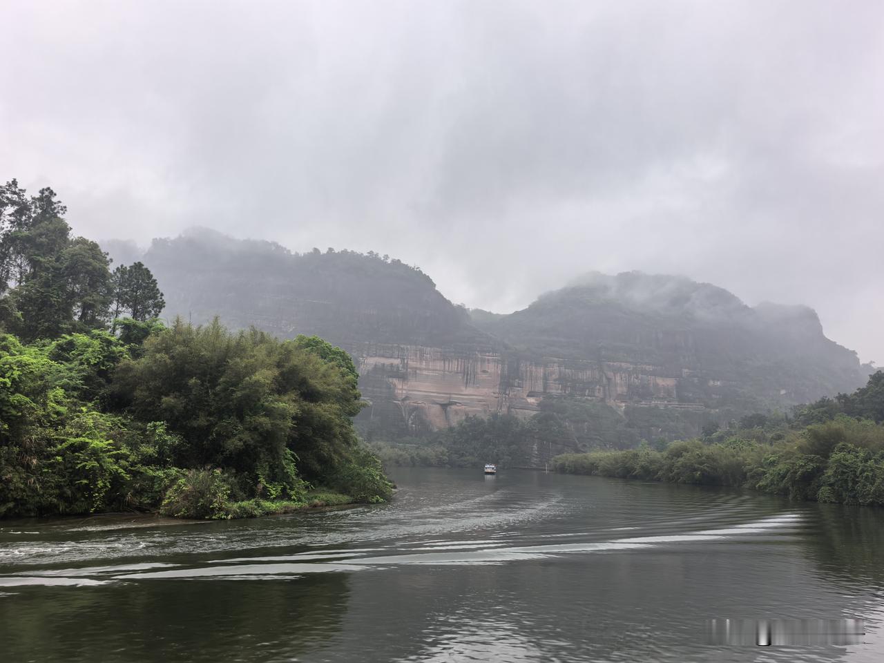 雨中游览广东丹霞山地质公园丹霞风光照丹霞风景道丹霞峰景丹霞游