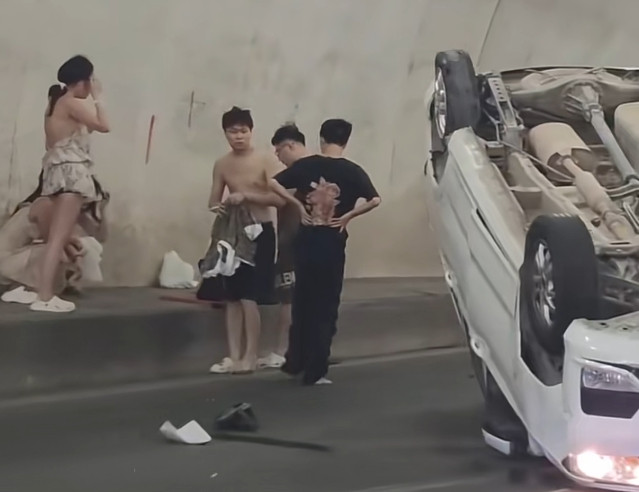 衣服都反的，热的话开个空调就好啦