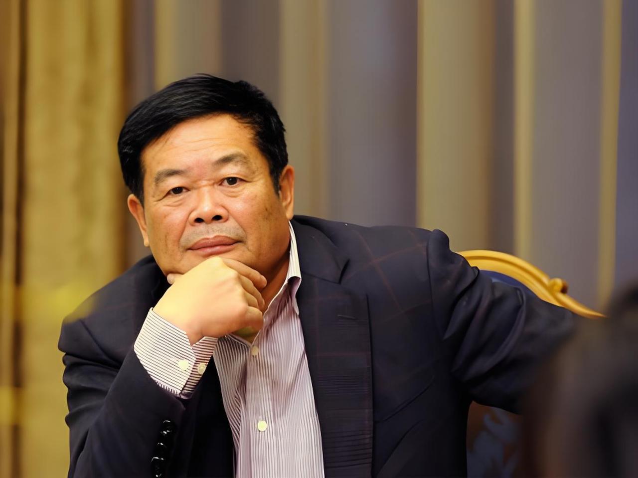 曹德旺一段话让人醍醐灌顶。“美国明星不带货，高收入者不抢底层饭碗；中国倒好，明星
