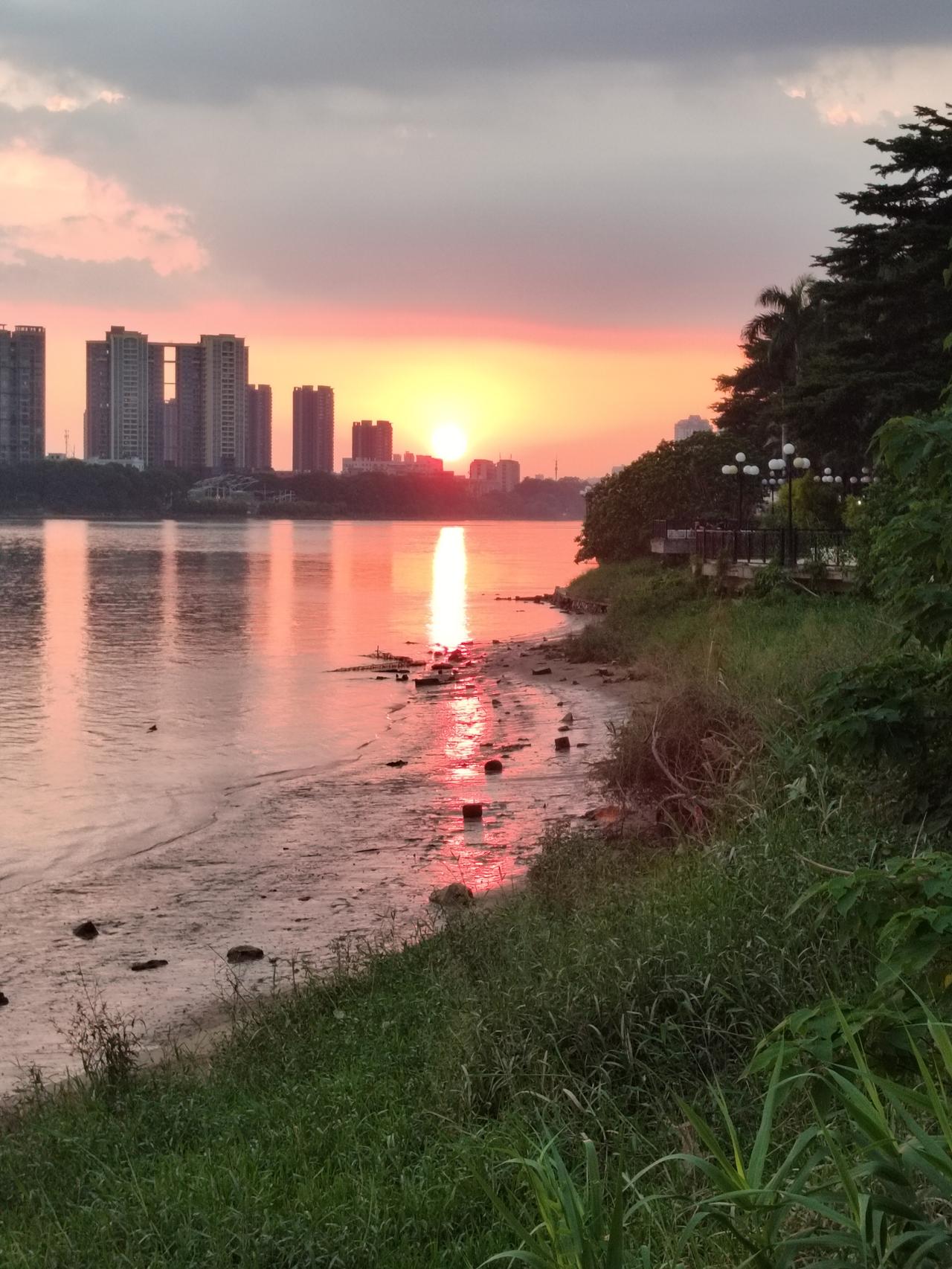 别再被“牛市暴富”洗脑了，真相其实很扎心王志文老师关于旅游的那段话，放到股