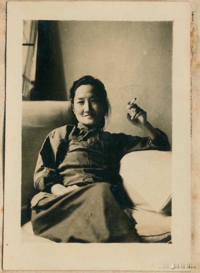 1941年，陆小曼穷得揭不开锅，日本人带着1000块大洋送上门。陆小曼故意邋里邋