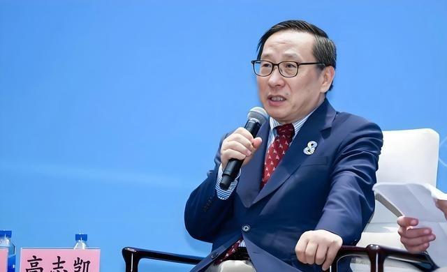 美国记者故意挖坑“万一台湾地区不想被统一怎么办”？没想到被高志凯教授仅用一句话，