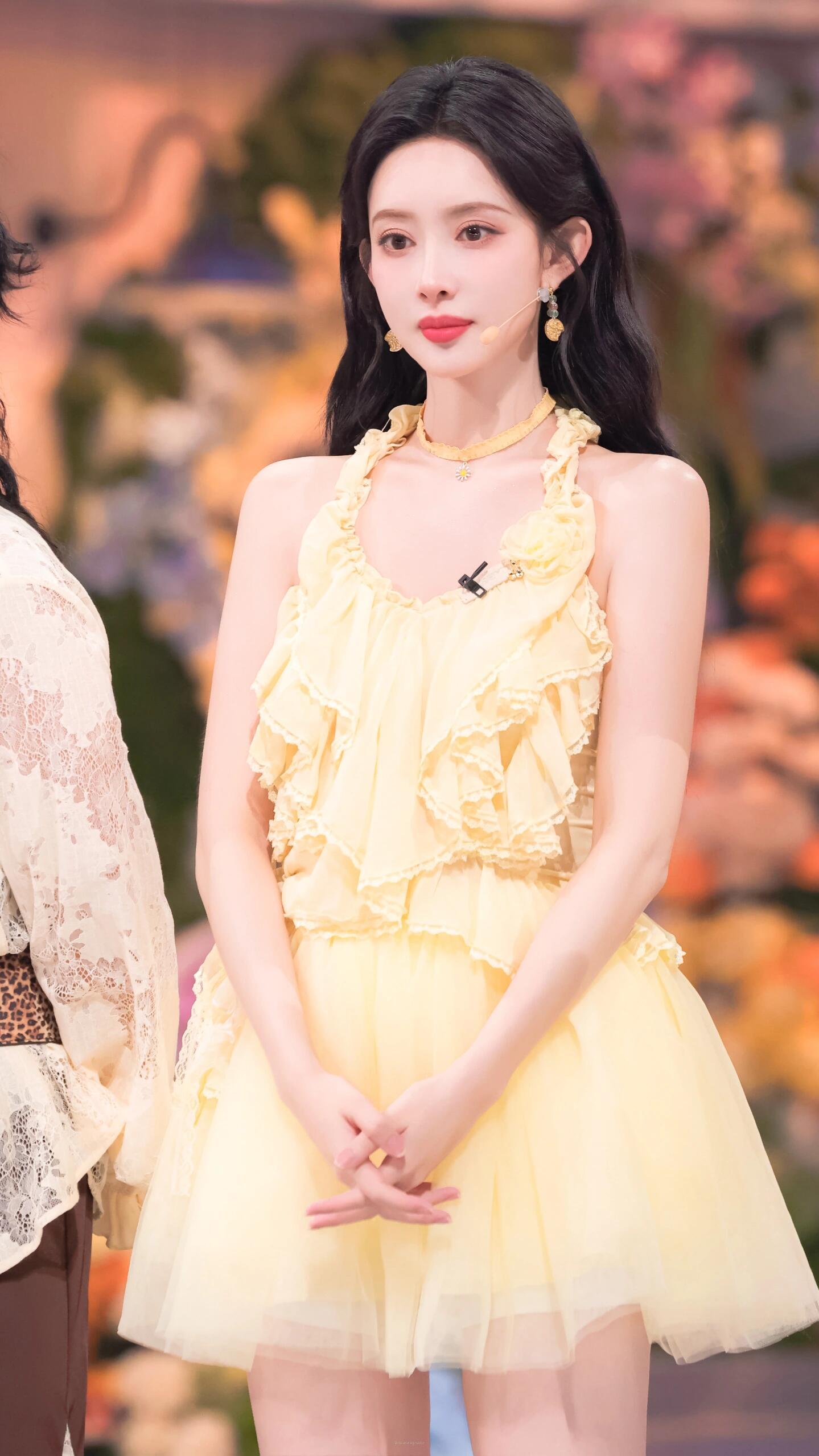 孟子义辣妹穿搭好带感孟子义录制好六辣妹穿搭从穿搭就开始期待了！孟姐这套又酷又辣