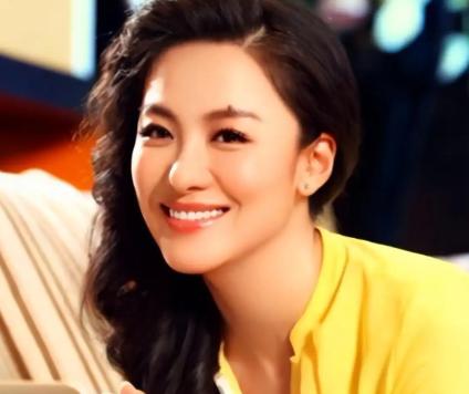 2008年拍摄《潜伏》期间，沈傲君与孙红雷完成左蓝、余则成重逢的吻戏后，跟导演