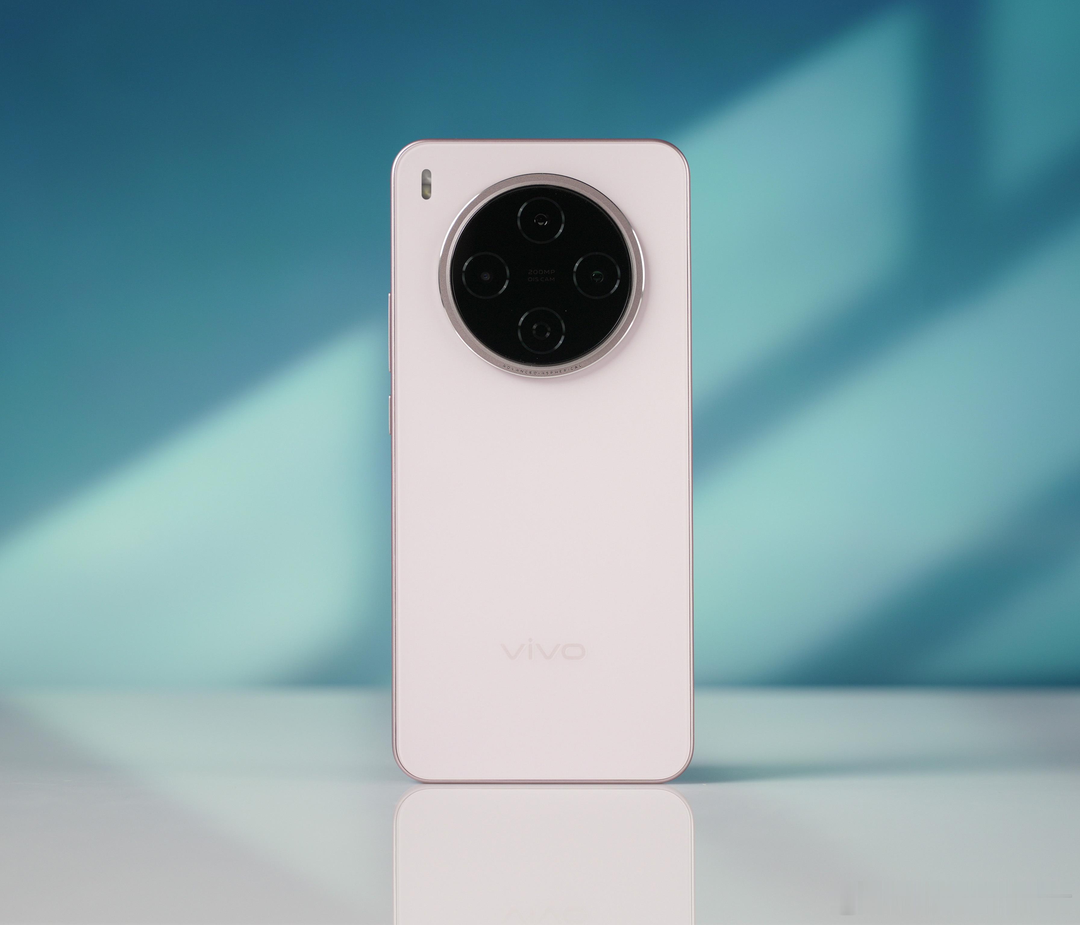 看到Y500Pro这个外观，只想说“又是这个奥利奥”，从X系列到Y系列已经用过