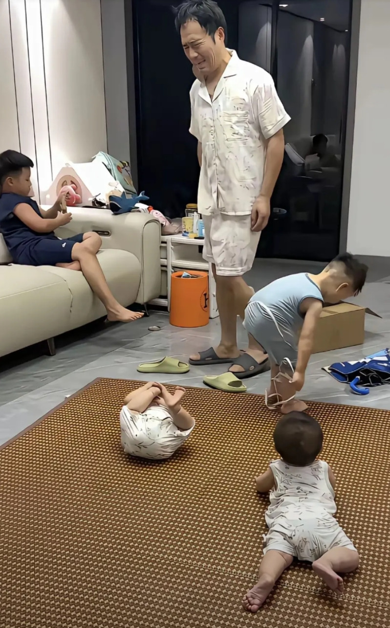 这什么样的家庭啊，生这么多娃？