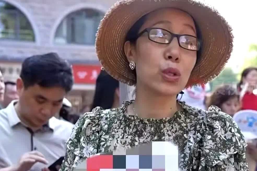 6月7日考试首日，长沙考场外一名妈妈的话让大家沉默了。这位妈妈说，我们孩
