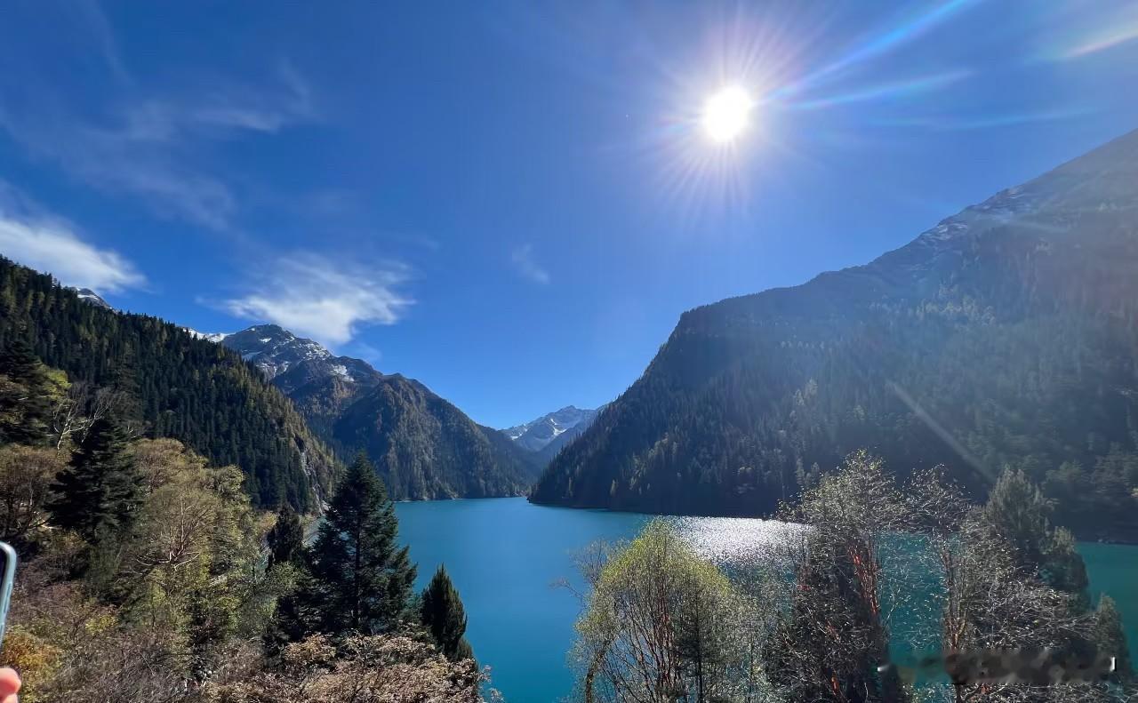 九寨沟之行，最让我“累到印象深刻”的，当属长海到五彩池那一段。五彩池的颜值固然在