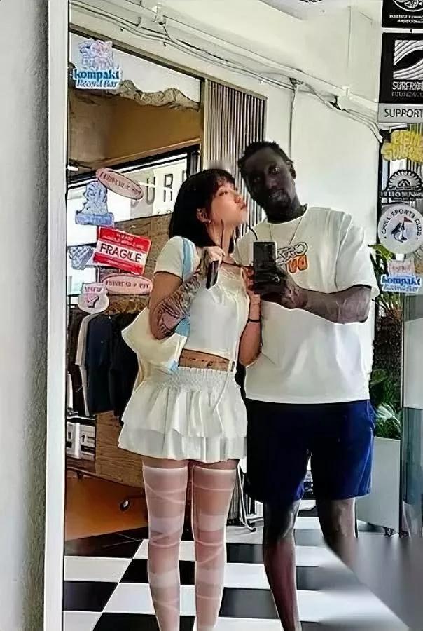 浙大女生带男友回家父母脸黑直接轰人同居半年的温柔男友，为何让高知家庭暴怒