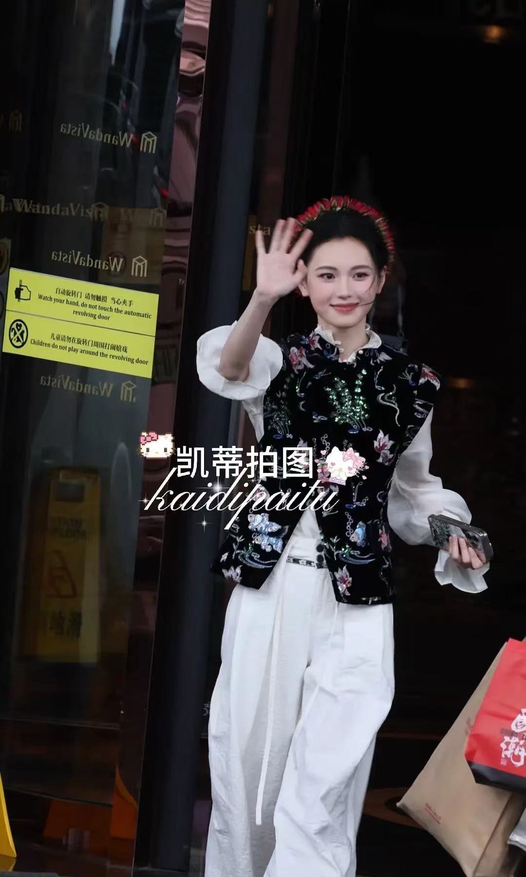 奔跑吧14今晚雷霆开播跑男女嘉宾簪花路透春日限定国风妆造上线！跑男最新现场花絮