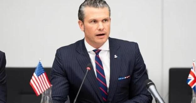 美国防长的话炸了锅：中美要是开打，20分钟内，他们的航母全得沉！还撂下一句句大实