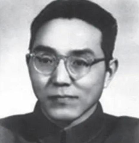 1947年，国民党“西北王”胡宗南手底下的机要室副主任戴中溶让人给逮住了。军统那