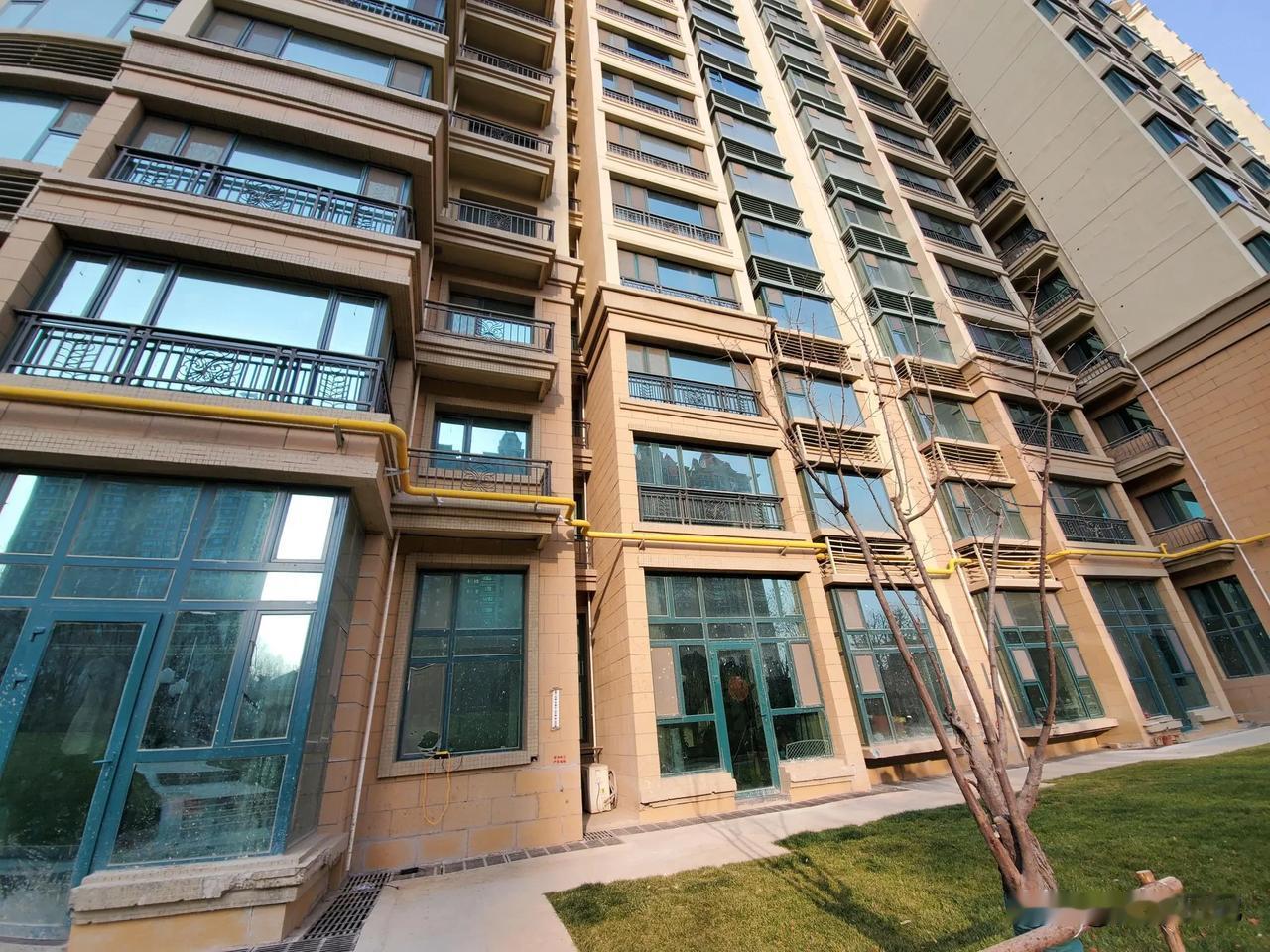 一念之差，10几万没了！卖房这件事，真的别太贪朋友挂了套步梯5楼的两居室，