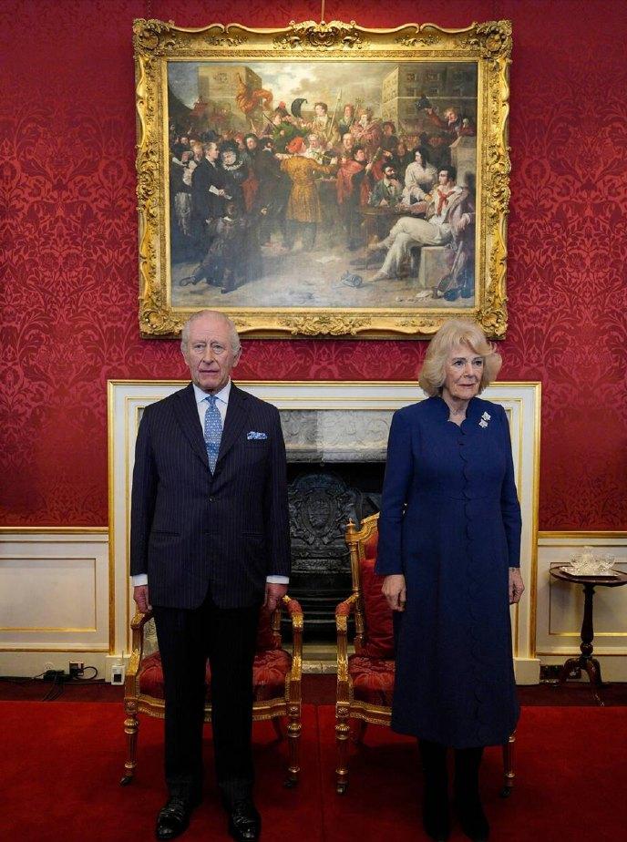 英王室成员齐聚一堂，每一次亮相，看看照片，几乎都是独独缺了这两人啊！当地时间2