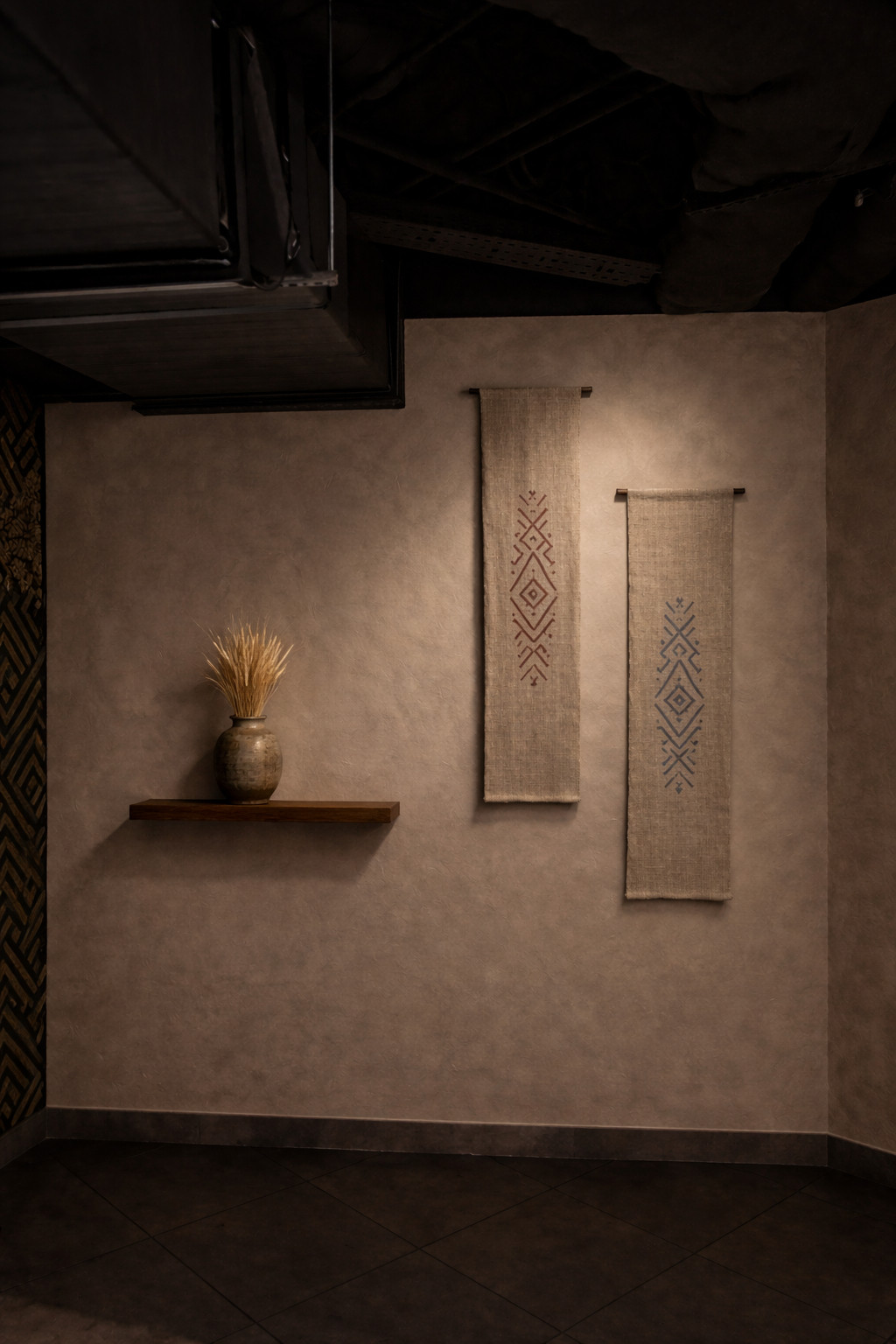 我们乌克兰家常菜餐厅的一面墙这是效果图，我和GPT、Claude一起设计的挂幅