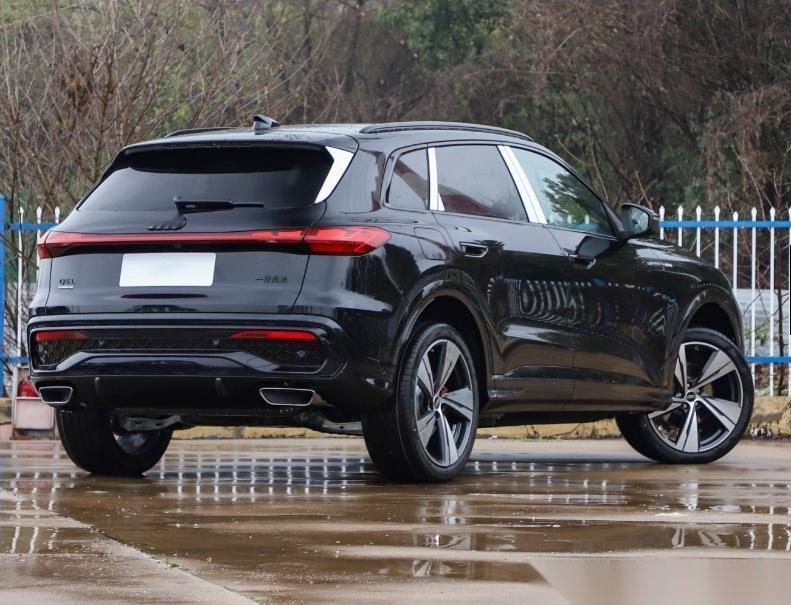 有没有发现？新版本奥迪Q5L对比老版本奥迪Q5L，确实内饰风格大变，尺寸，动力升