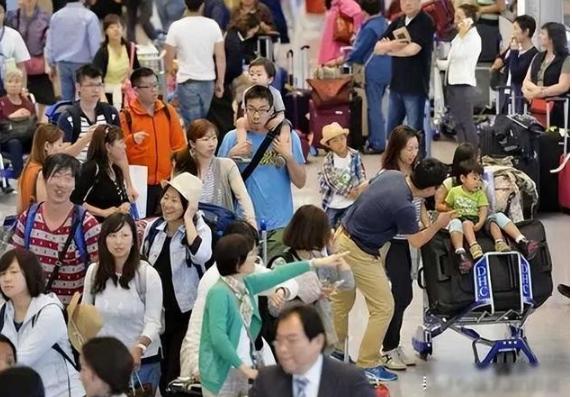 别猜了，中日现在暂时还打不起来，因为有两个信号被我们忽略了。第一个信号就是断