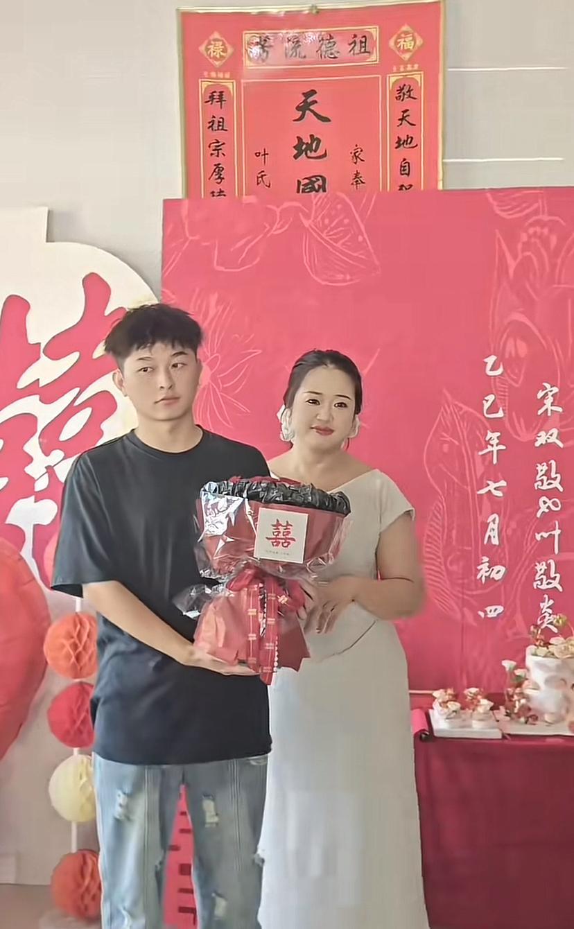 感觉这男的不喜欢这个女的。