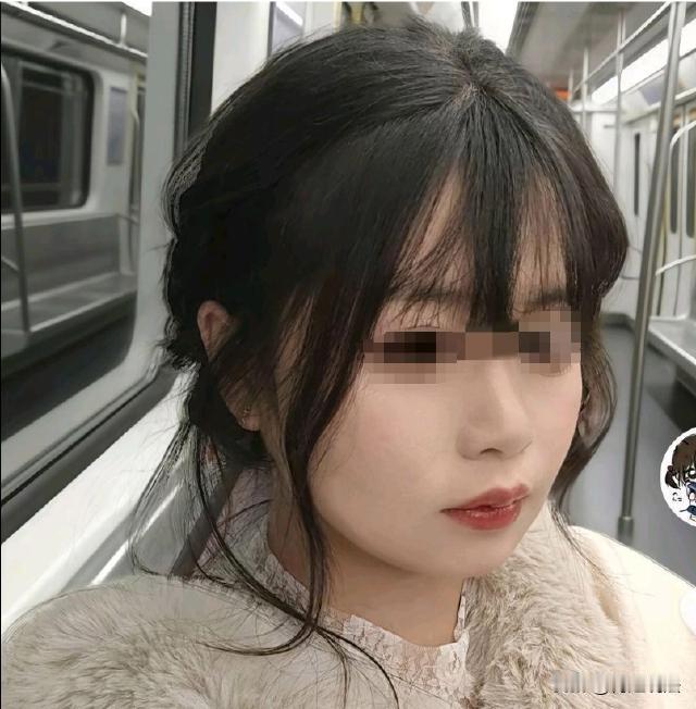 湖北，一个24岁的女孩本来说回老家过年，但是原生家庭令她窒息。父母一直给她立规矩