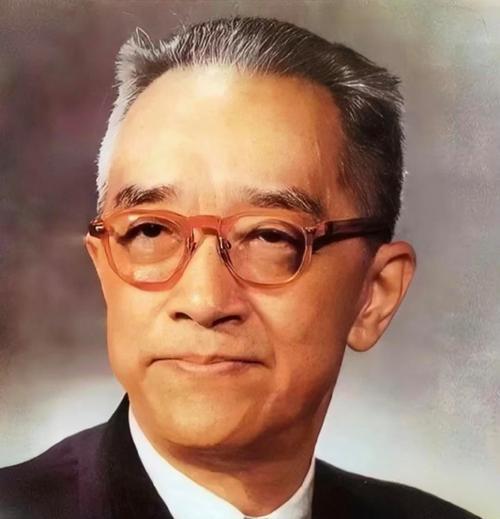 1961年，26岁李敖穷困潦倒，面临辍学的风险时，给胡适写信道：“胡先生，我穷得