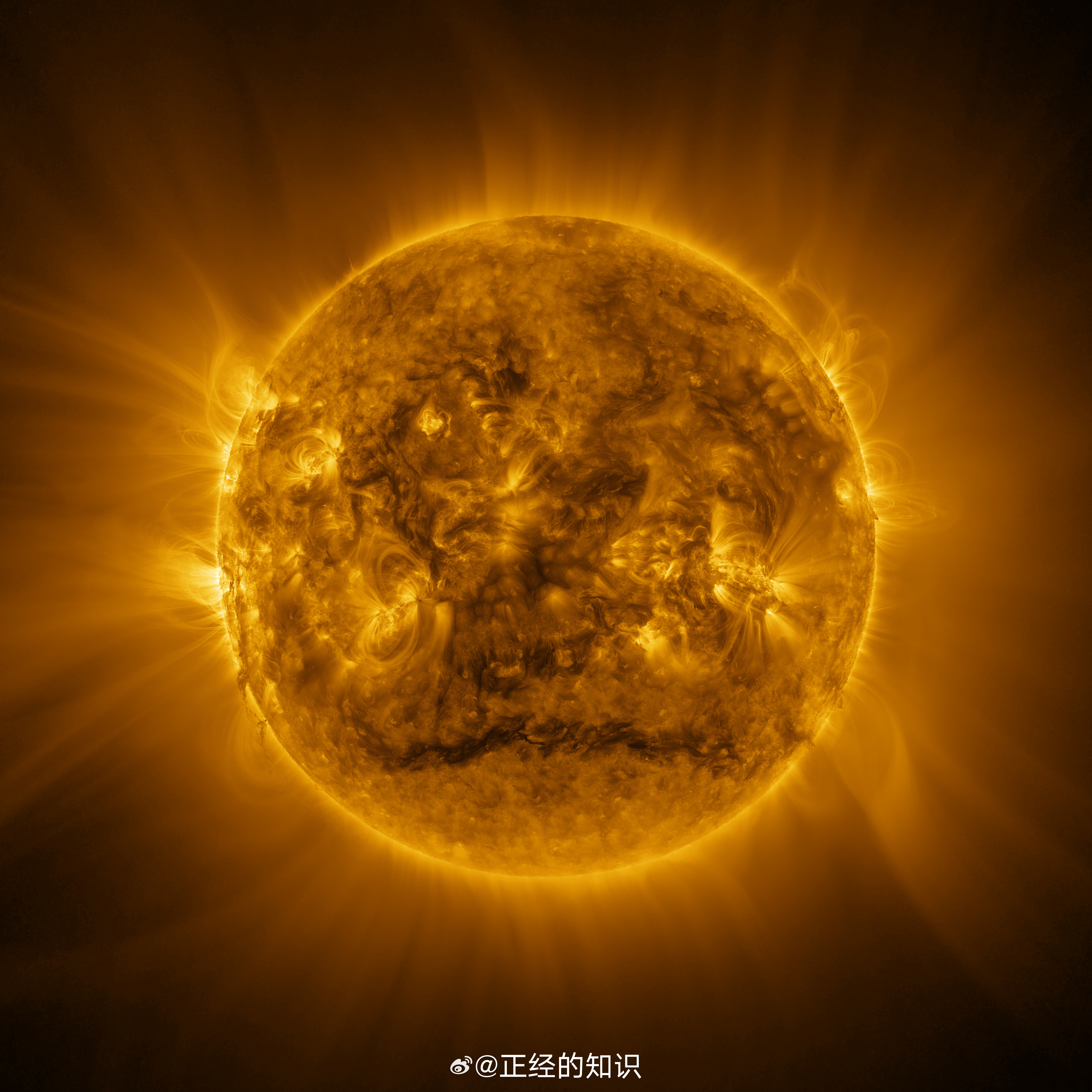 NASA发布了迄今为止最清晰的太阳照片，由多达200张独立的图像组合而成。​​