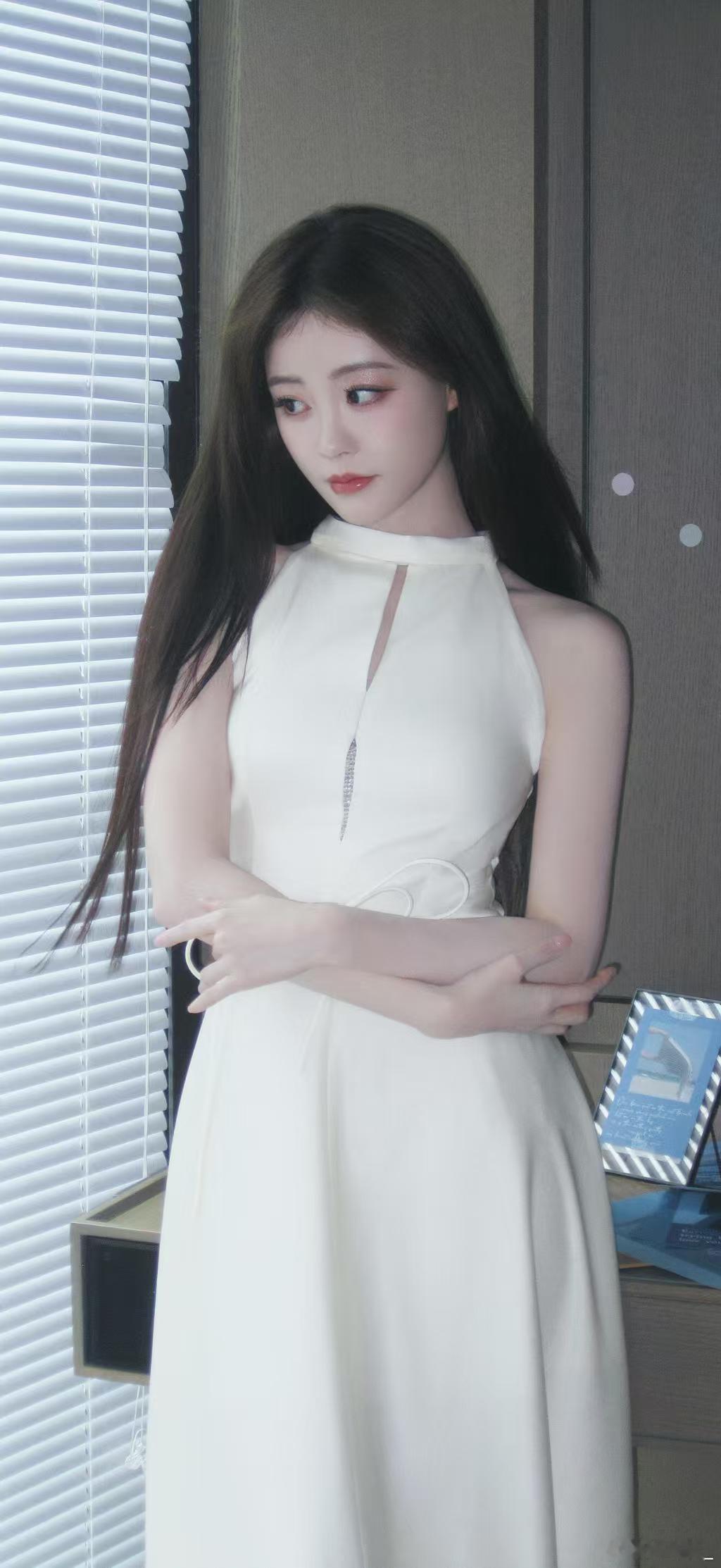 祝绪丹穆祉丞兔塑姐弟这对兔系姐弟也太搭了吧！笑起来一个样超萌，同框全是快乐，元气