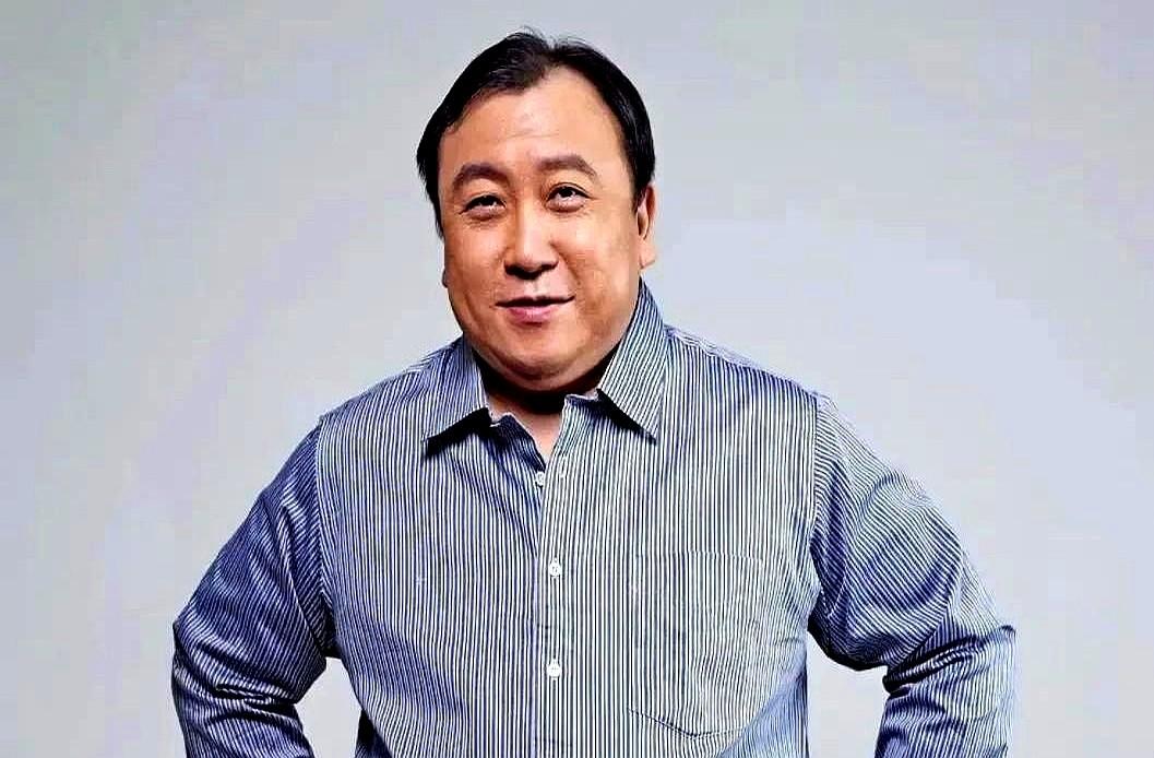 一段早年的访谈录像里，主持人给香港导演王晶抛了个极度带刺他没绕弯子，就承认自己