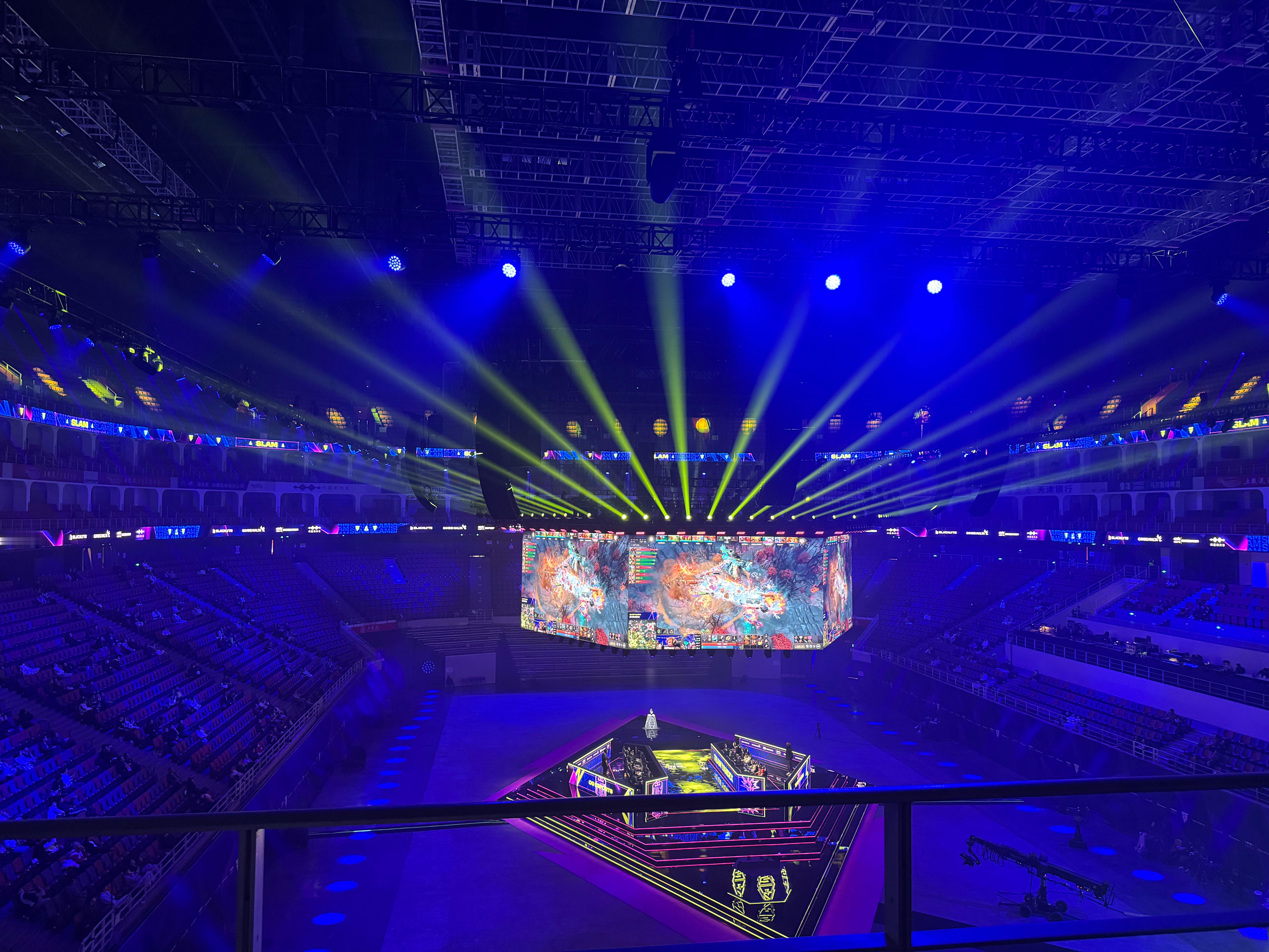 没中国队的比赛这现场像是在看电影，大家都不说话dota2