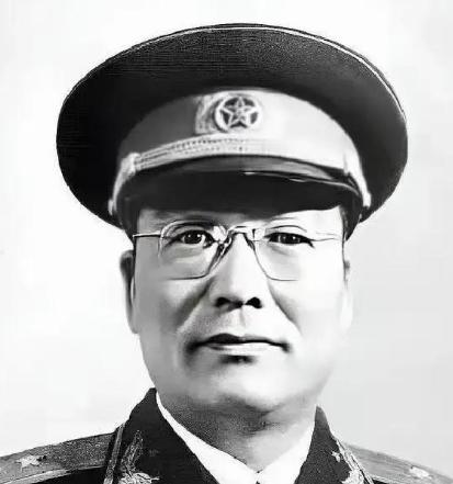 1955年大授衔，周总理给韩练成出了一道选择题：算起义将领，能评上将；按入党资历