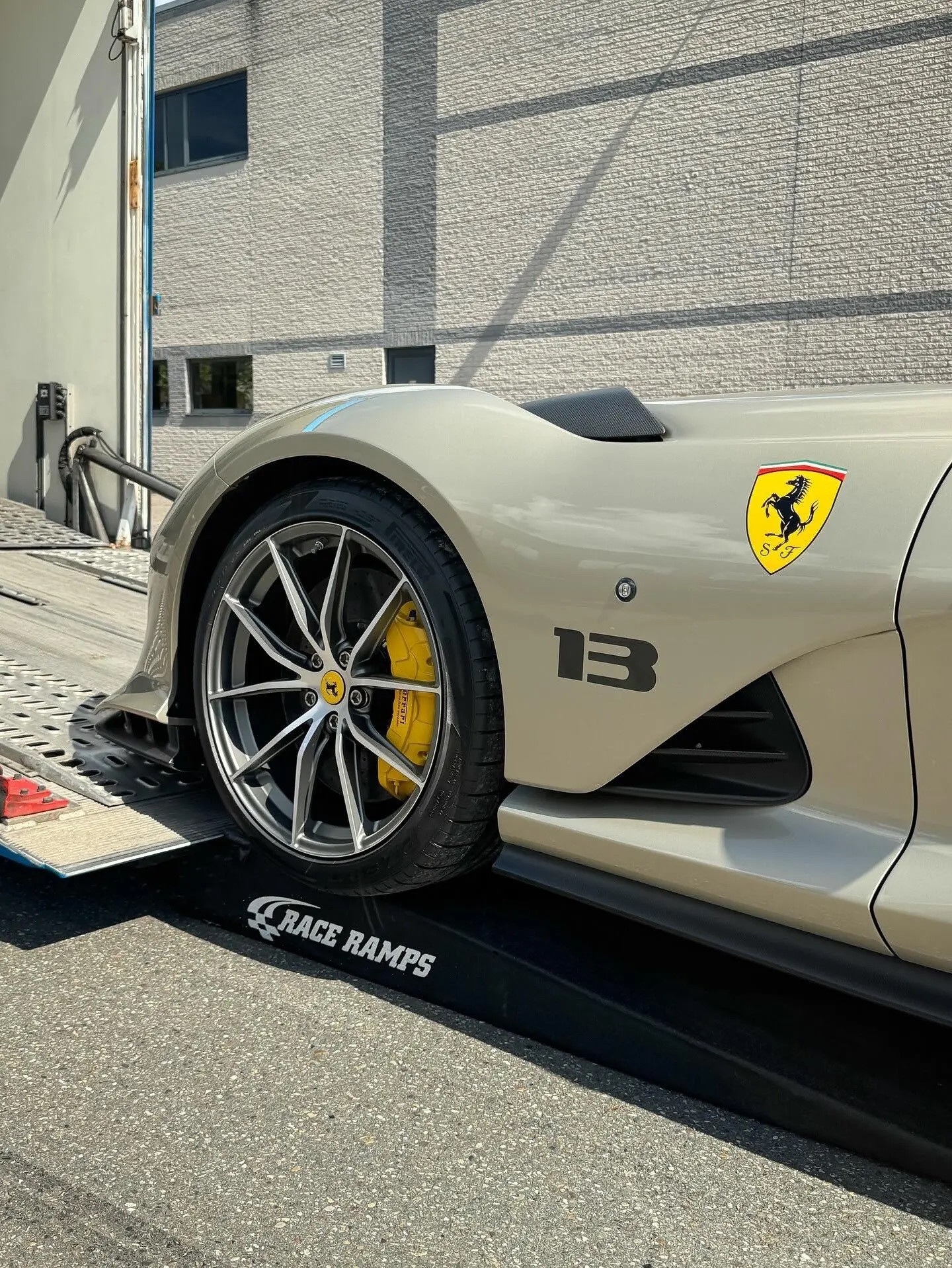 812CAperta现车車公社HK＂自有车源一周可抵香港