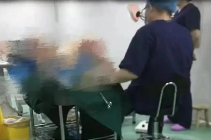 到底是谁在报信？又到底捅了什么大人物的秘密？上官正义卧底的河北黑代孕，根本不是小