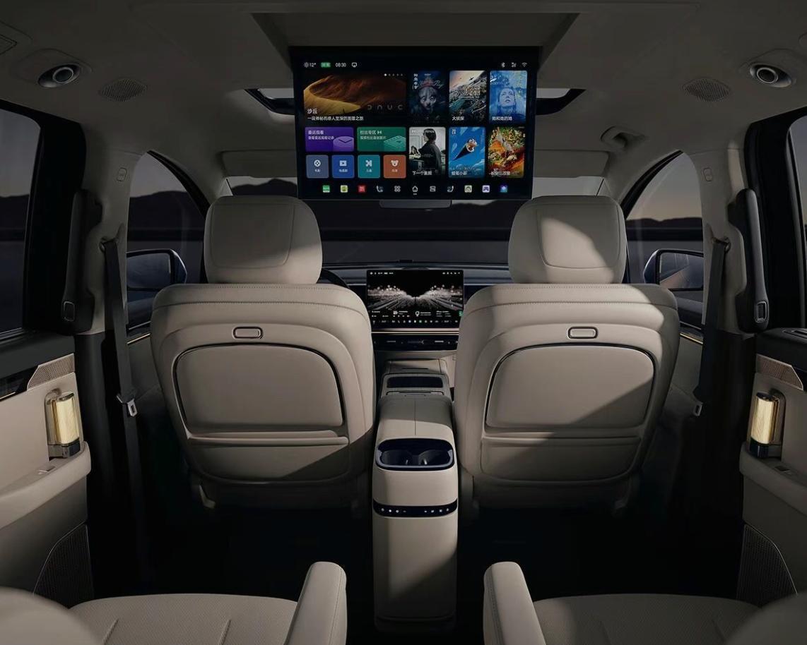 全新一代广汽传祺向往E8PHEV官图发布，装备有激光雷达，采用17.3英寸后排