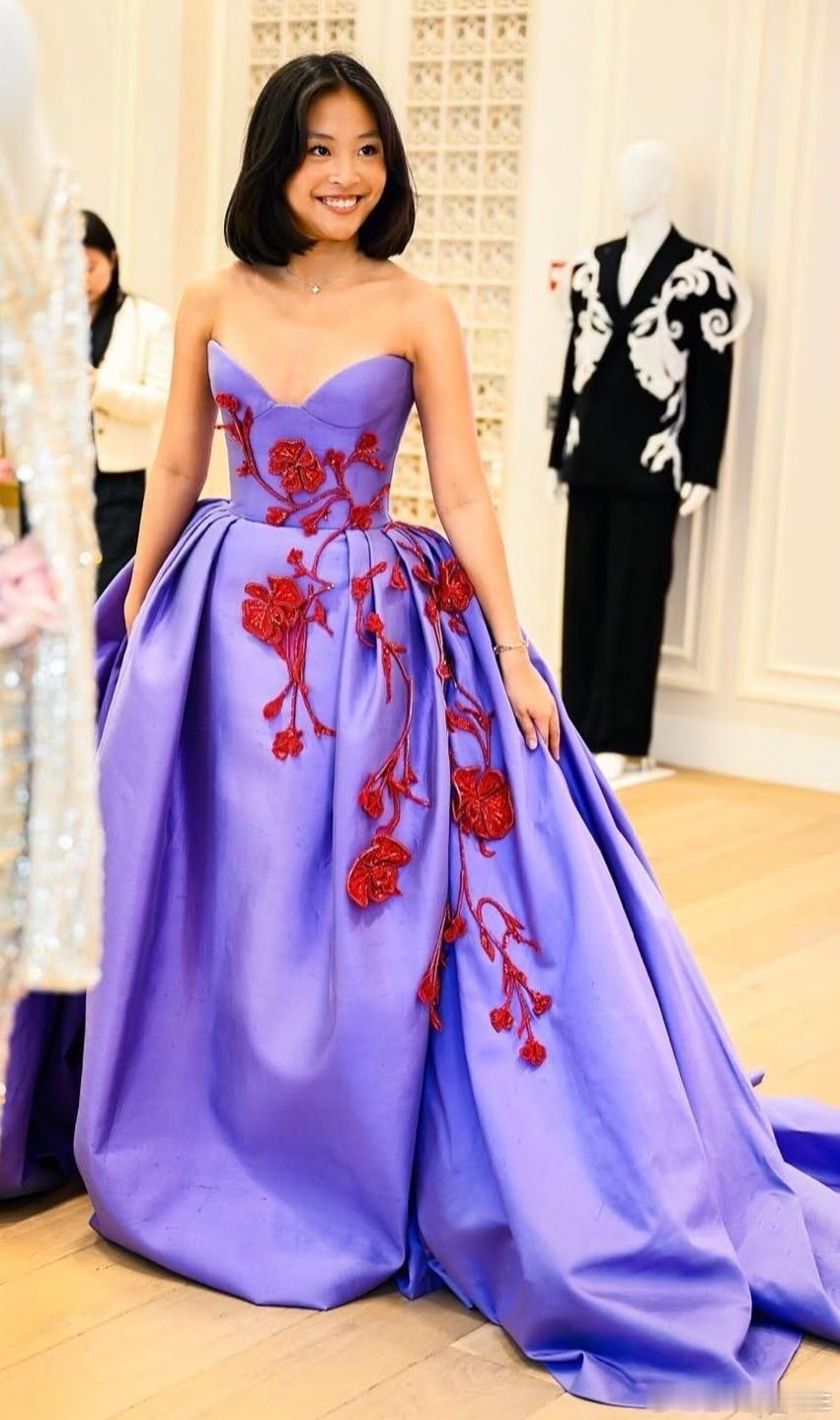 陈可辛吴君如女儿参加巴黎名媛舞会陈可辛吴君如女儿出席巴黎名媛舞会陈可辛吴君如女