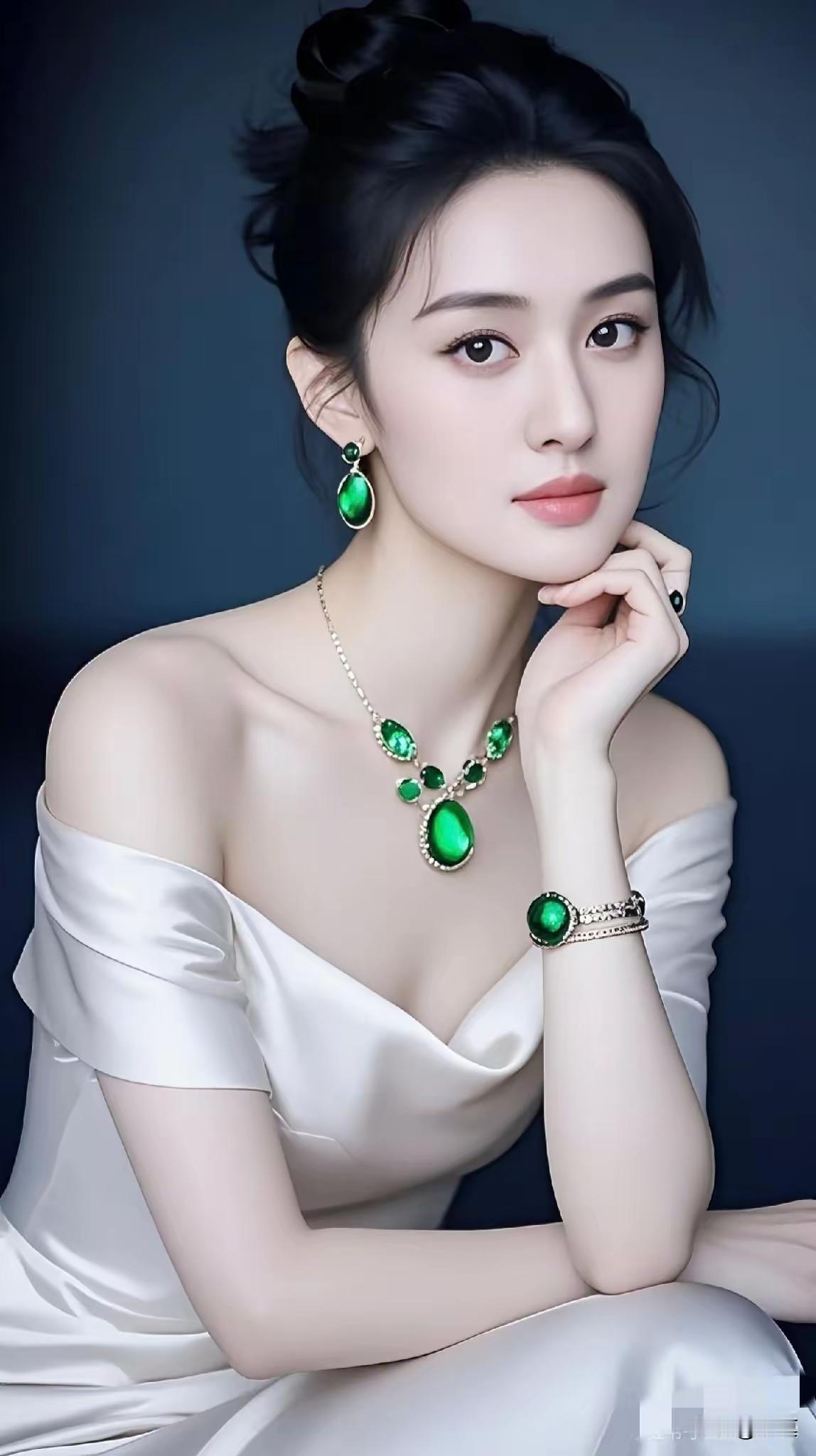 优雅白，绿宝石，时尚美丽