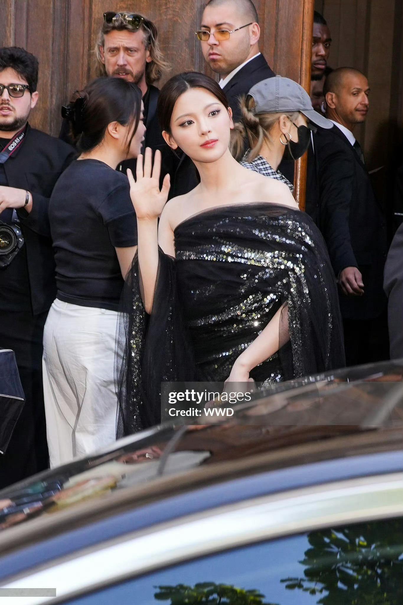 杨超越巴黎高定时装周生图别眨眼~美的直击心灵·杨超越睡袍live·杨超越巴黎世家