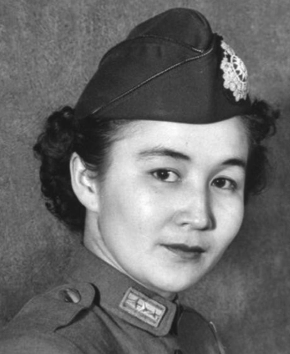 1955年，上海枪决一妇女。群众惊呼：“她竟是间谍？”钮梅波被指靠美貌潜伏害志士