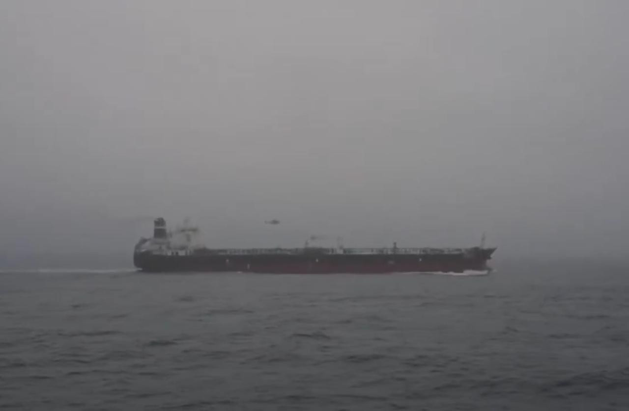 法国在公海扣押了俄影子舰队船只。法国总统马克龙在网上发帖称：5月31日上午，法