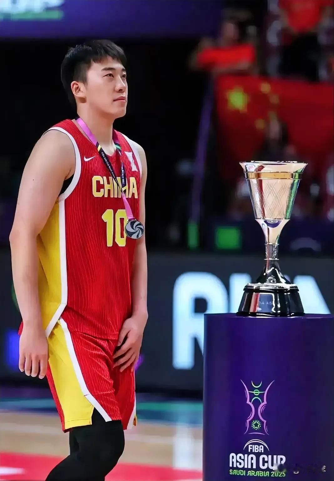 中国男篮亚洲杯获亚军奖金2154万，王俊杰至少进账200万，最强暑假工实至名归！