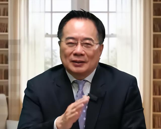 蔡正元今早服刑，受访时，针对马英九，蔡正元表示，每个人都会老，都会忘东忘