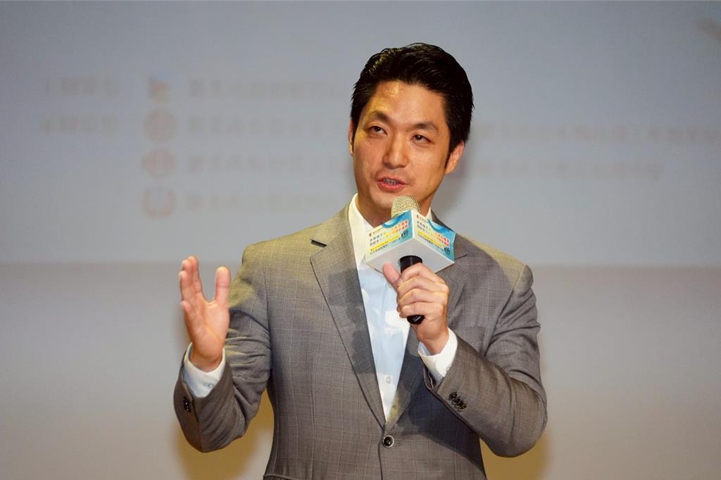针对台中市长卢秀燕在行政部门会议中发言被卓荣泰制止一事，台北市长蒋万安14日也声